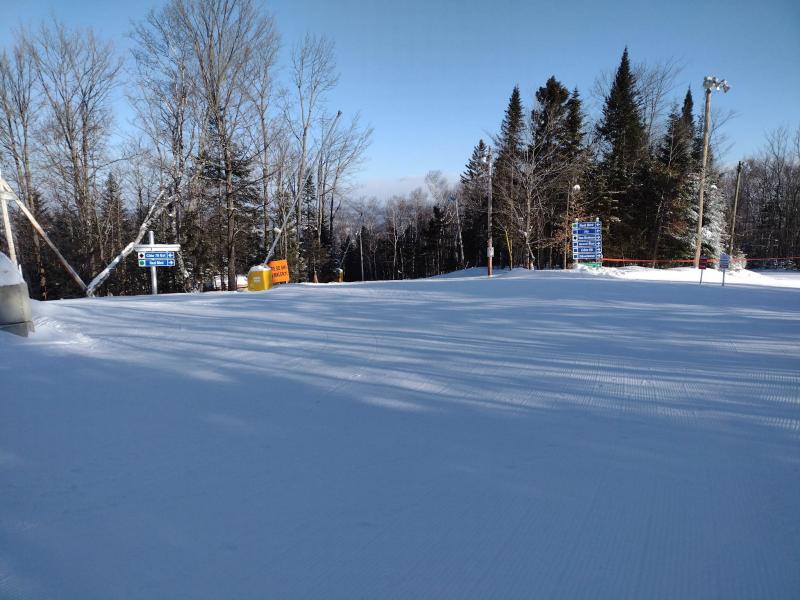 Sommet Saint-Sauveur - Une neige parfaitement damée Sommet Saint-Sauveur - Une neige parfaitement damée