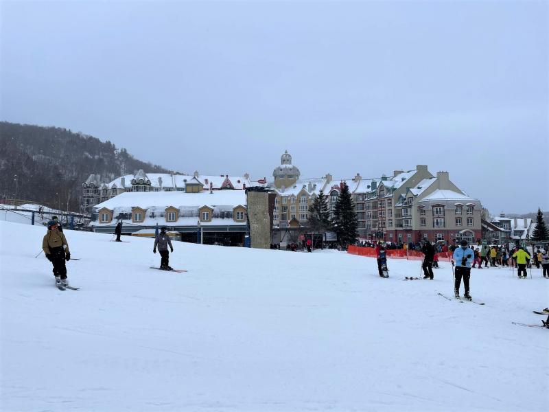 Mont Tremblant - une ambiance de fête ajoute à l'expérience Mont Tremblant - une ambiance de fête ajoute à l'expérience